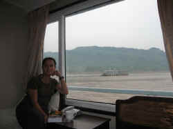 030706FleuveYangzi 3petitesgorgesChambre2.jpg (74778 octets)