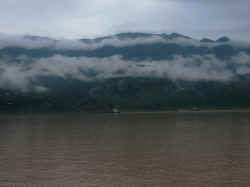 030706FleuveYangzi gorges17.jpg (75244 octets)