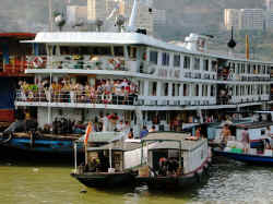 030706FleuveYangzi gorges20.jpg (164089 octets)