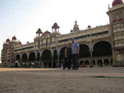050506MysorePalais Maharadja3.jpg (110952 octets)