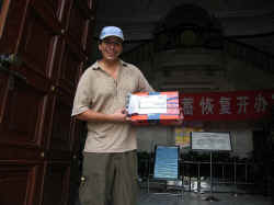 080706ShanghaiReceptionColis.jpg (99244 octets)
