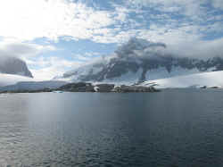 140107AntartiquePortLockroy1.jpg (111247 octets)