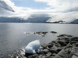 140107AntartiquePortLockroy3.jpg (125878 octets)