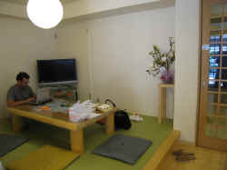 140706TokyoHotelNabil1.jpg (88948 octets)
