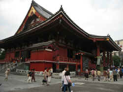 140706TokyoTempleSensoji3.jpg (120540 octets)