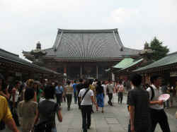 140706TokyoTempleSensoji4.jpg (116316 octets)