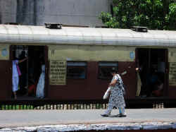 150506MumbaiMetro1.jpg (128586 octets)