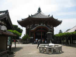 220706NaraKofukuJiHoKuenDo3.jpg (119765 octets)