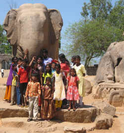 230406MamallapuramTemple5RathaEnfants.jpg (264057 octets)