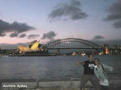 261006SydneyOperaHouseNabilFarida.jpg (85822 octets)