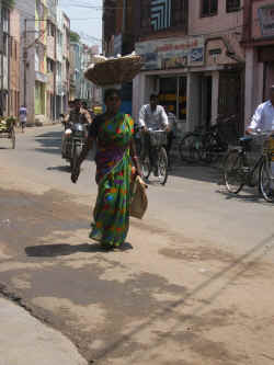 270406MaduraiPersonne.jpg (230971 octets)
