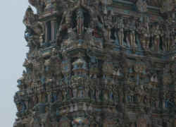 270406MaduraiTemple3.jpg (127218 octets)