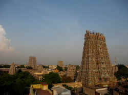 270406MaduraiTemple4.jpg (100616 octets)