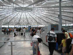 270706ShanghaiNouvelleGareSud.jpg (167687 octets)