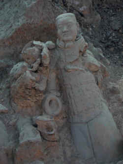 280606XianArmeeSodatEnterree9.jpg (194206 octets)