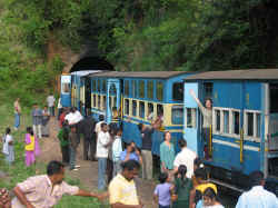 3004060otyPetitTrain2.jpg (182837 octets)