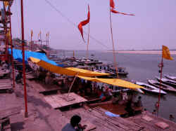 300506VaranasiMariage1.jpg (135844 octets)