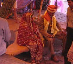 300506VaranasiMariage2.jpg (147689 octets)